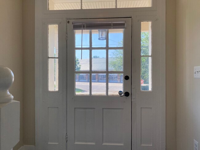 Building Photo - 13 John St