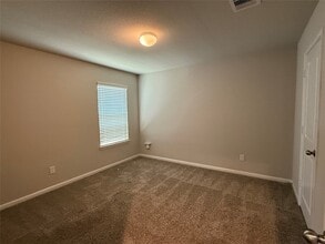 Building Photo - 3310 Sumac Dr