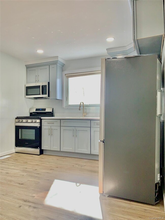 Building Photo - 336 Scranton Ave