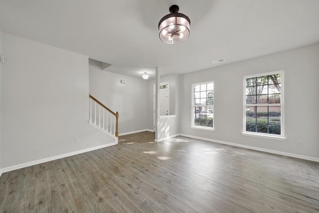 Building Photo - Lovely 3 Bed 2.5 Bath Townhome in Mint Hill!