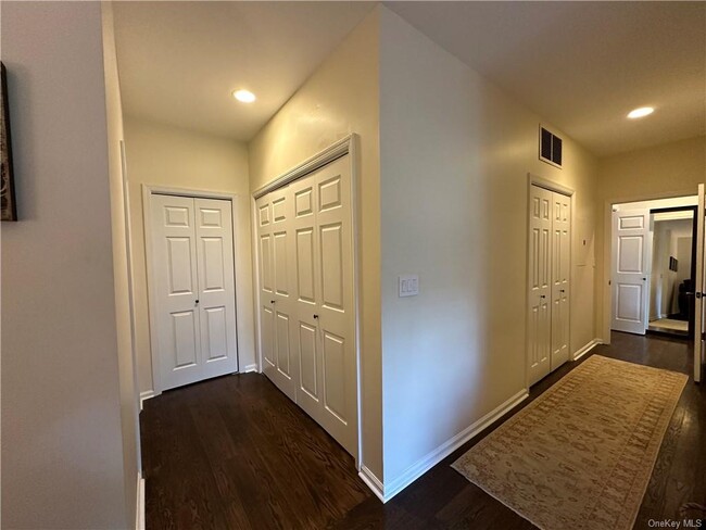 Building Photo - 220 Half Moon Bay Dr