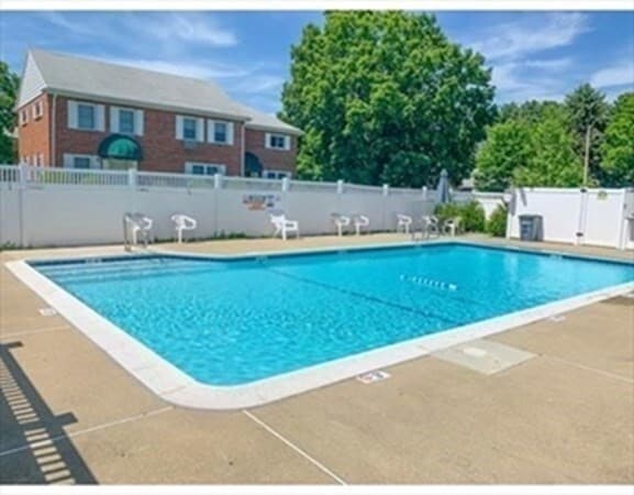 Building Photo - 138 Emerson Gardens Rd