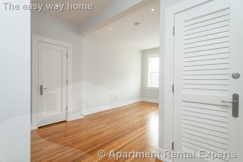 Building Photo - 16 Forest St