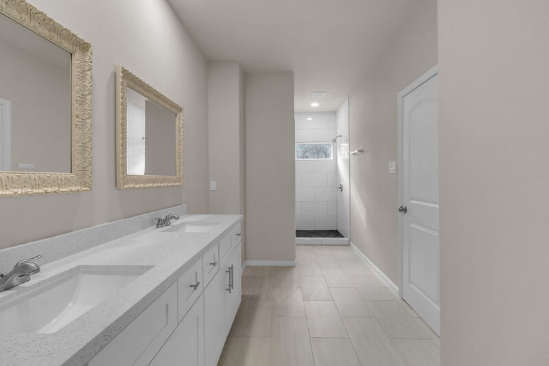 Building Photo - 110 Turner St