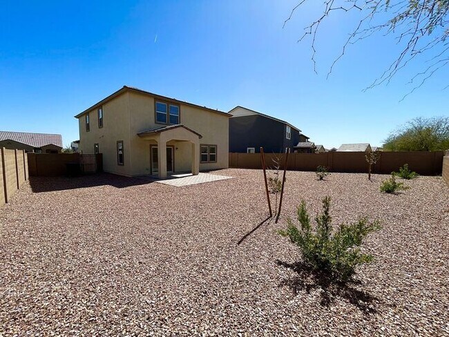 Building Photo - Mission Royal Resort Living Community! 5bd 3ba! Golf Course & Water Park!