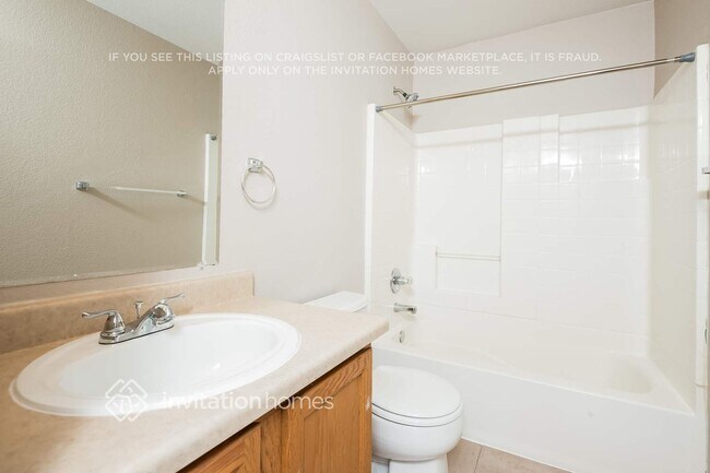 Building Photo - 1325 Waxwing Ave