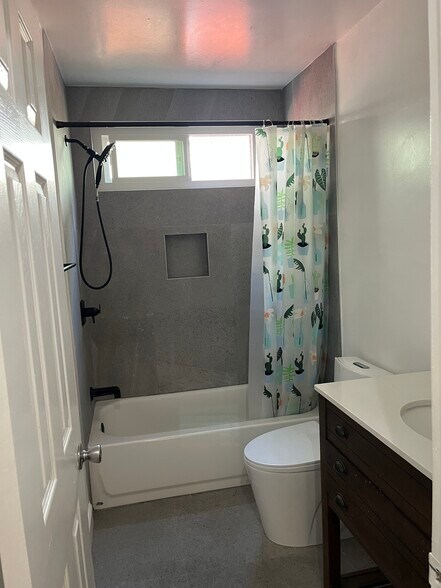 Designer fixtures - 1021 5th St