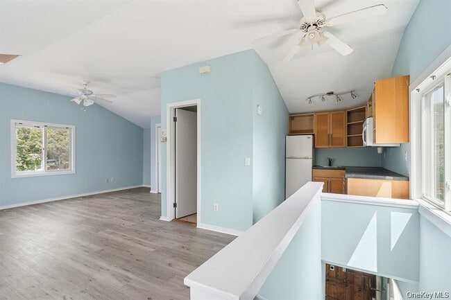 Building Photo - 35 Gardners Ln