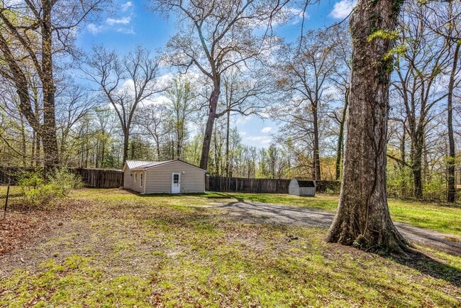 Building Photo - 208 Telegraph Rd