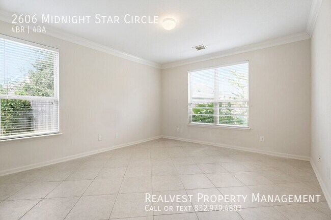 Building Photo - 2606 Midnight Star Cir
