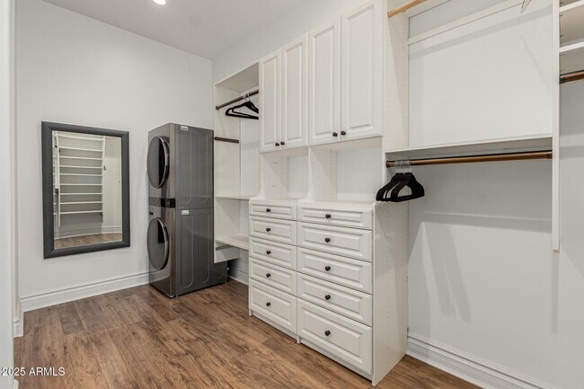 Building Photo - 7002 E Aster Dr