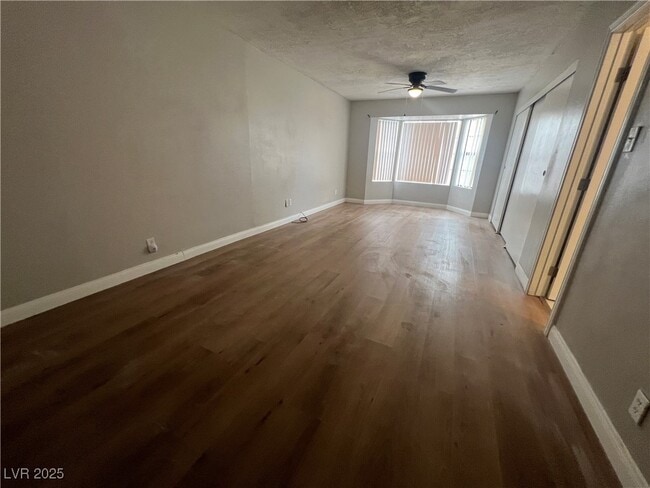 Building Photo - 5909 Glen Eagles Ln