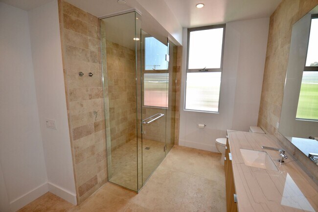 Building Photo - LUXURY 3 BEDROOM CONDO in the Unique Urban Enclave  of Palentine. Walk to Balboa Park! Parking wi...