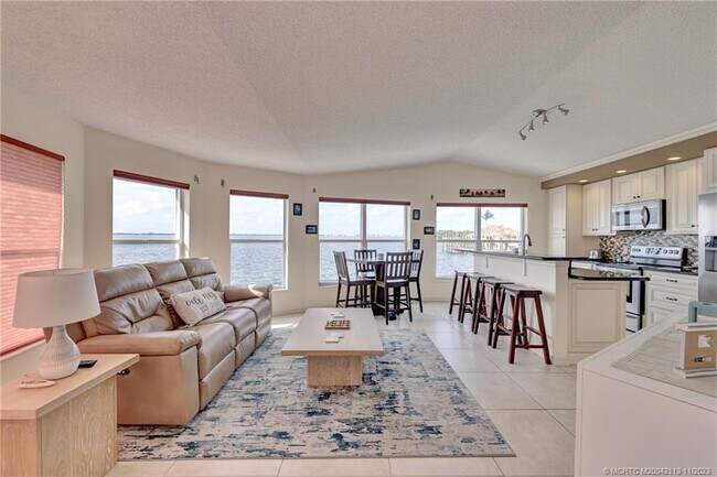 Primary Photo - 10701 S Ocean Dr