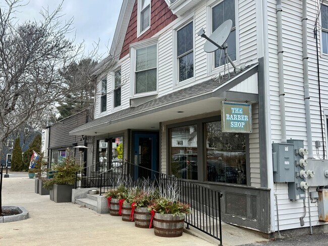 Building Photo - 366 Main St