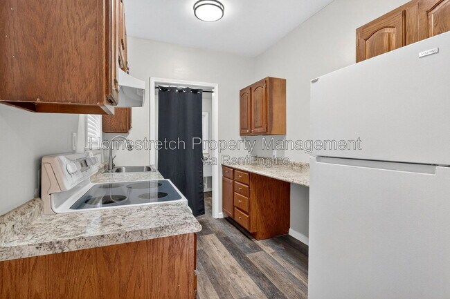 Building Photo - 6737 Fyler Ave