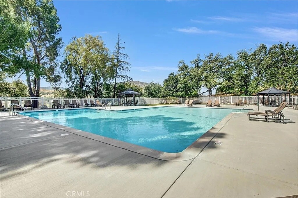 Building Photo - 28835 Conejo View Dr