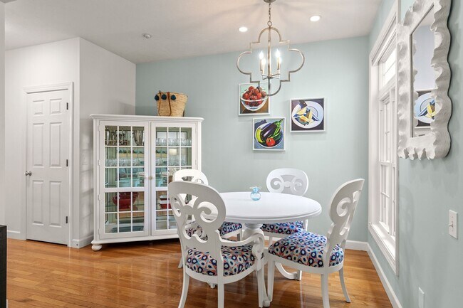 Building Photo - Pet-Friendly 30-Day Rental – Downtown Waterfront Condo