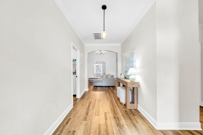 Building Photo - 65 Concert Ct