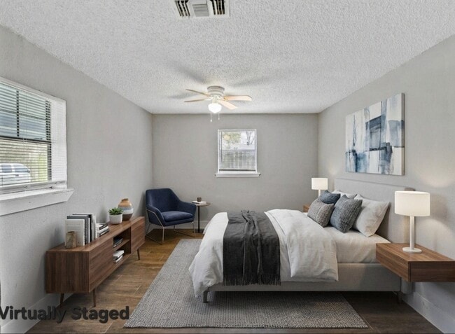 Building Photo - 3421 3rd Ave N