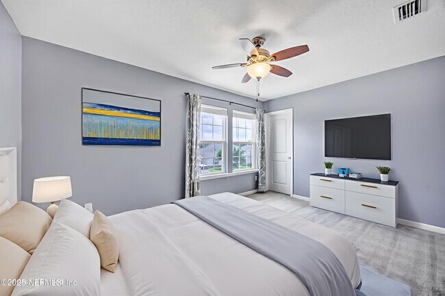 Building Photo - 12237 Woodview Dr