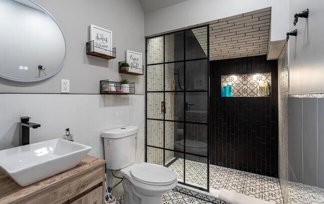 Building Photo - 148.5 Union St