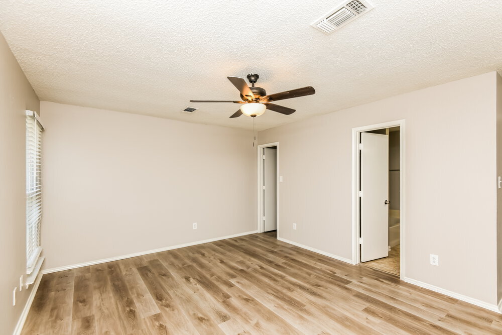 Building Photo - 216 Rosewood Ln