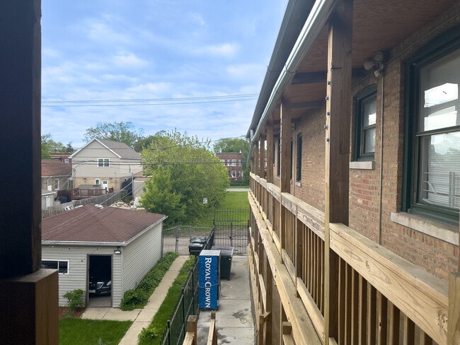 Building Photo - 1204 N Lavergne Ave