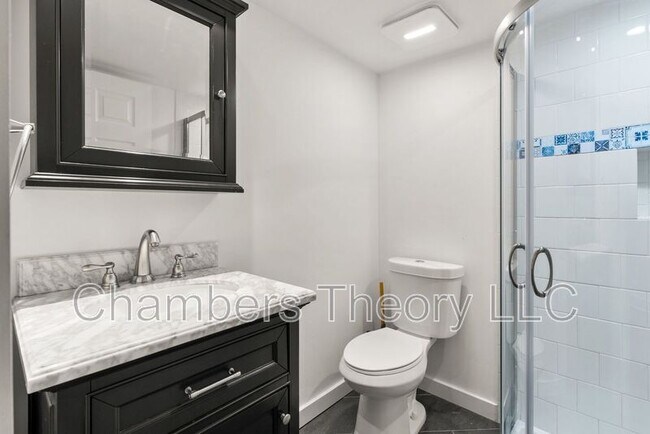 Building Photo - 1745 1st St NW