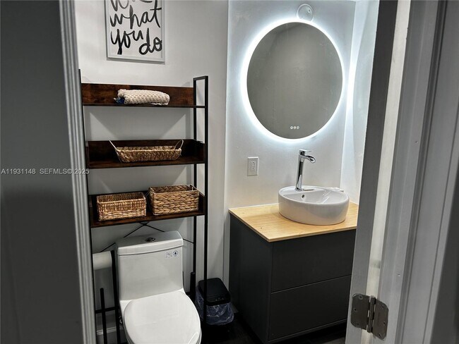 Building Photo - 2809 SW 8th St