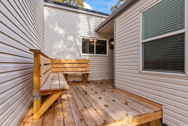 Building Photo - 102 Windwood Ln