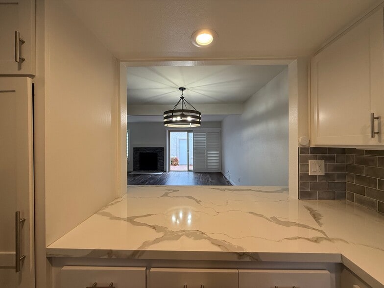 Building Photo - 6917 Pear Tree Dr