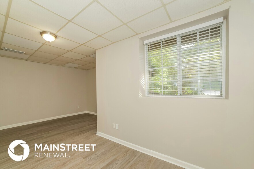 Building Photo - 157 Amber Ln