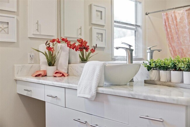 Building Photo - 1613 Cherry Hill Rd