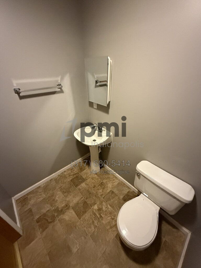 Building Photo - 2077 Cicero Rd