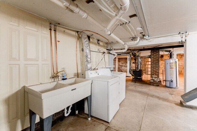 Building Photo - 273 W Sturgis St