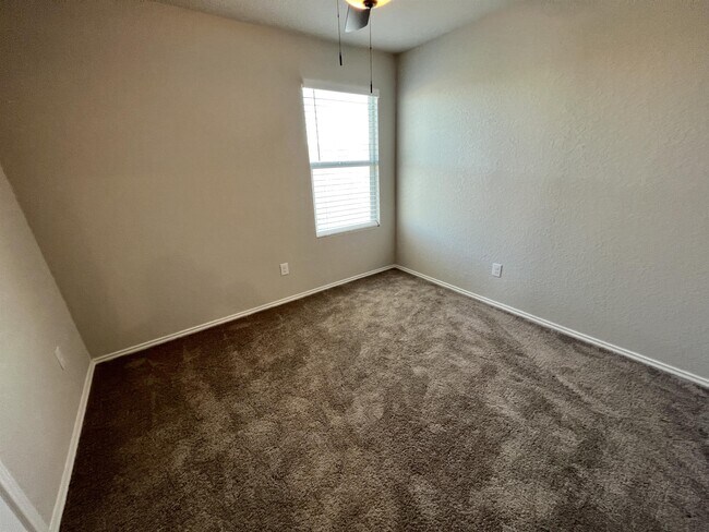 Building Photo - 2824 Rosefinch