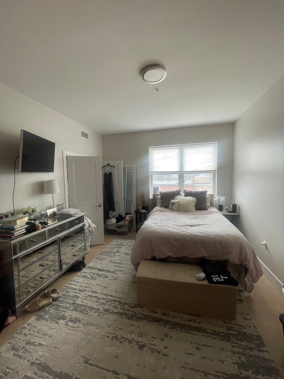 Building Photo - 99 Moody St