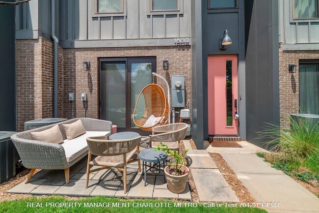 Building Photo - 1609 Parkwood Ave