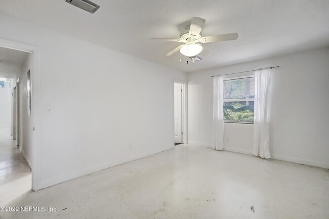 Building Photo - 4009 Bess Rd