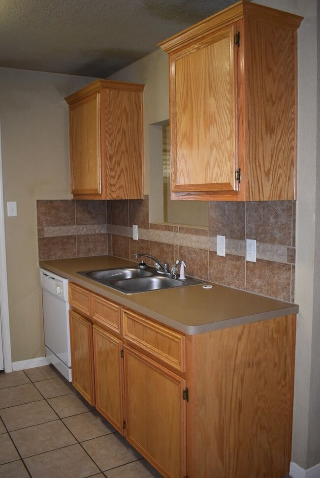 Building Photo - 2603 Cody Poe Rd