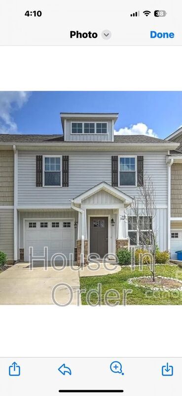 Primary Photo - 102 Monmouth Way