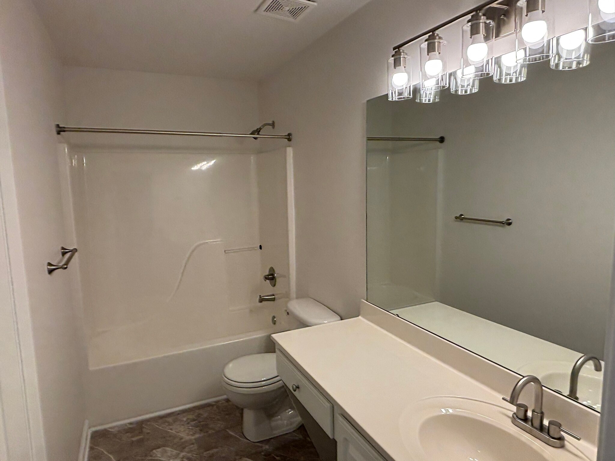 Building Photo - 27 Farm Brook Way