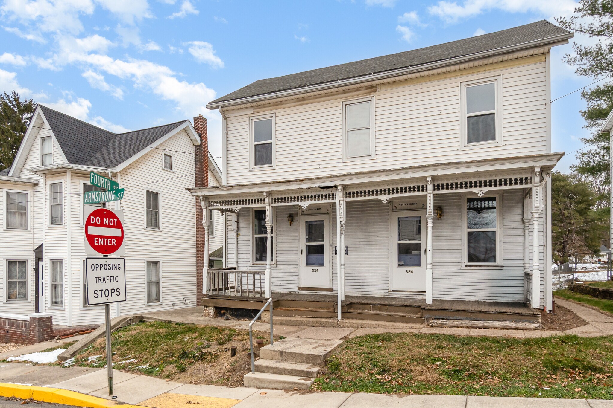 Building Photo - 324 Armstrong St