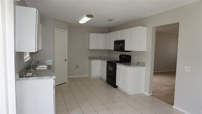 Building Photo - 7020 Glenshire Dr