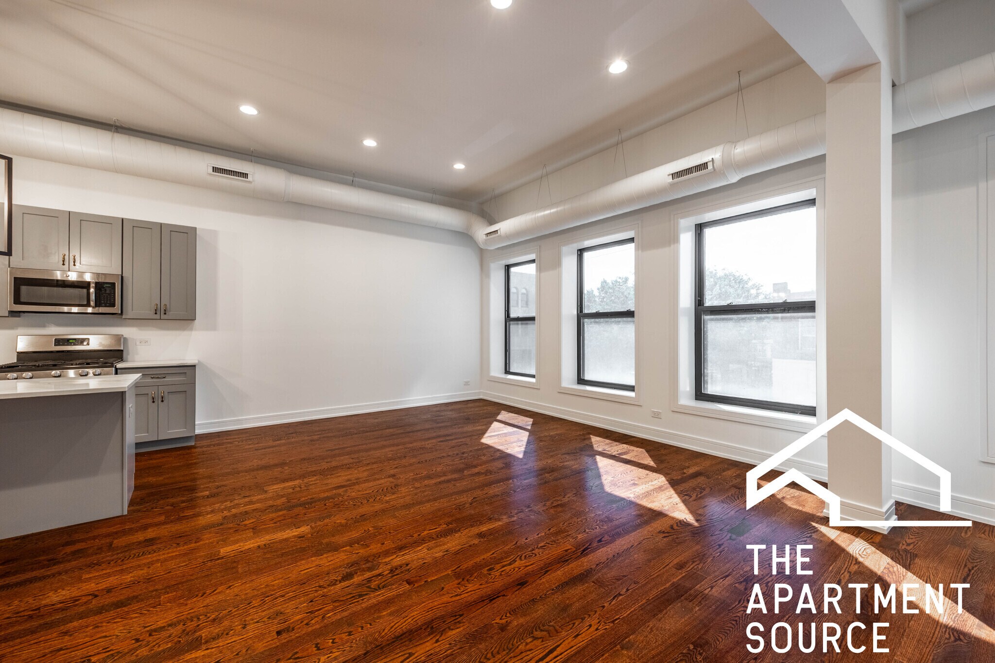 Building Photo - 2500 W Chicago Ave