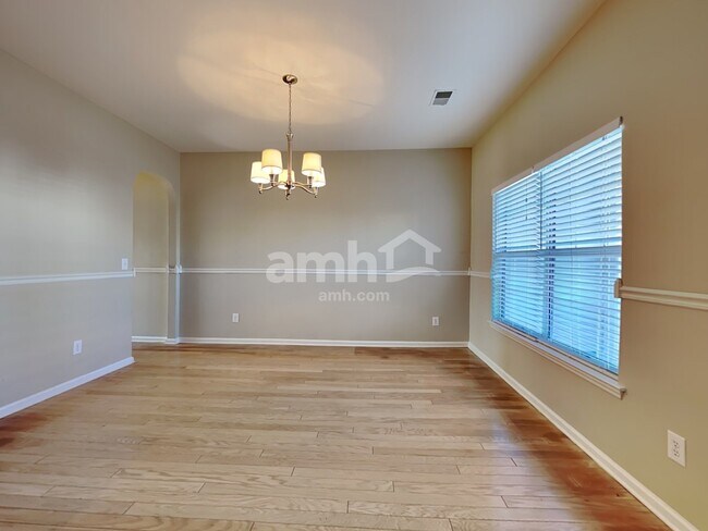 Building Photo - 110 Pristine Ct