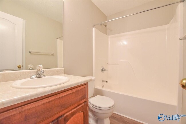 Building Photo - 136 Populus Dr