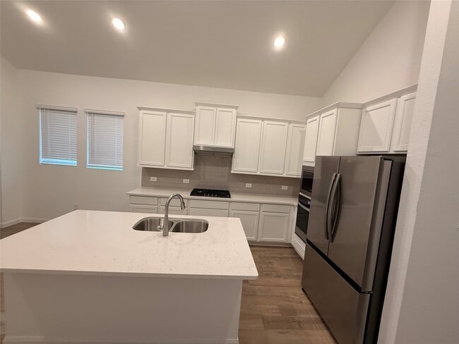 Building Photo - 7323 Blue Gentiana Ln