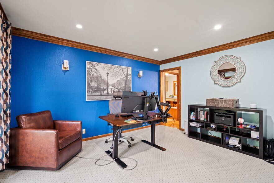 Building Photo - N53W16142 Waldens Pass